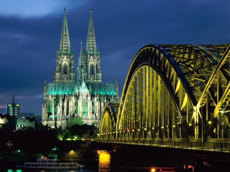 EUROPA - Image_0278.Cologne.Cologne_Cathedral_and_Hohenzollern_Bridge.jpg