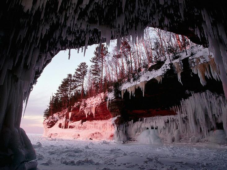 krajobraz zimowy - cavernes1.jpg