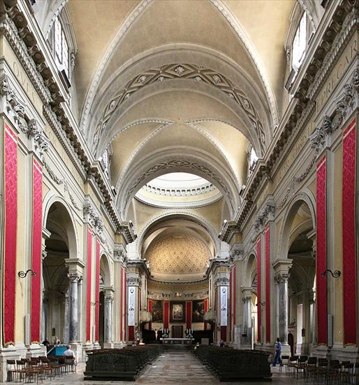 Pierwsze wieki chrześcijań... - 800px-Ravenna,_cattedrale_della_Resurrezione_di_Nostro_Signore_Ges_Cristo_-_Interno.jpg