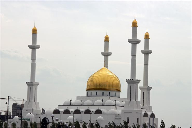 Architektura - Nur Astana Mosque in Kazakhstan.jpg