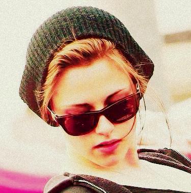 Kristen Stewart - 10702220_784129588304633_3342448523194393130_n.jpg