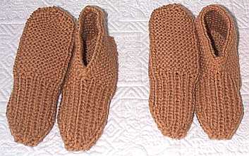 Szydełkiem - 02a Kapcie na drutach - slippers.jpg