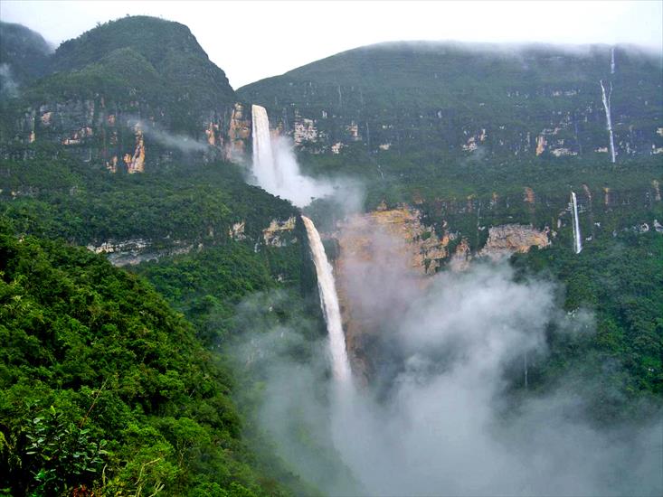 Wodospady - Wodospad Tugela  najwyższy wodospad Afryk.jpg