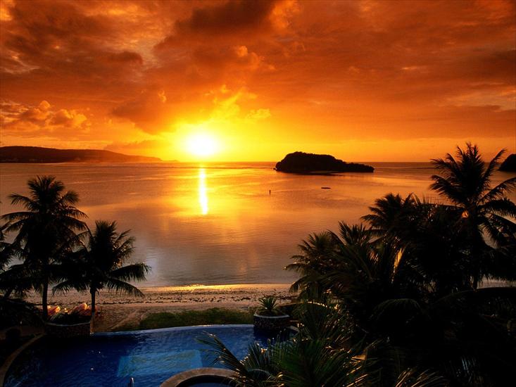 Wschody i zachody słońca 2 - Tamunin - Guam - Agana Bay at Sunset.jpg