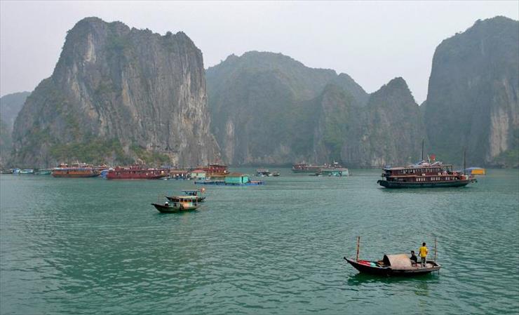siedem cudów świata - 2 Wietnamska Zatoka Halong.jpg
